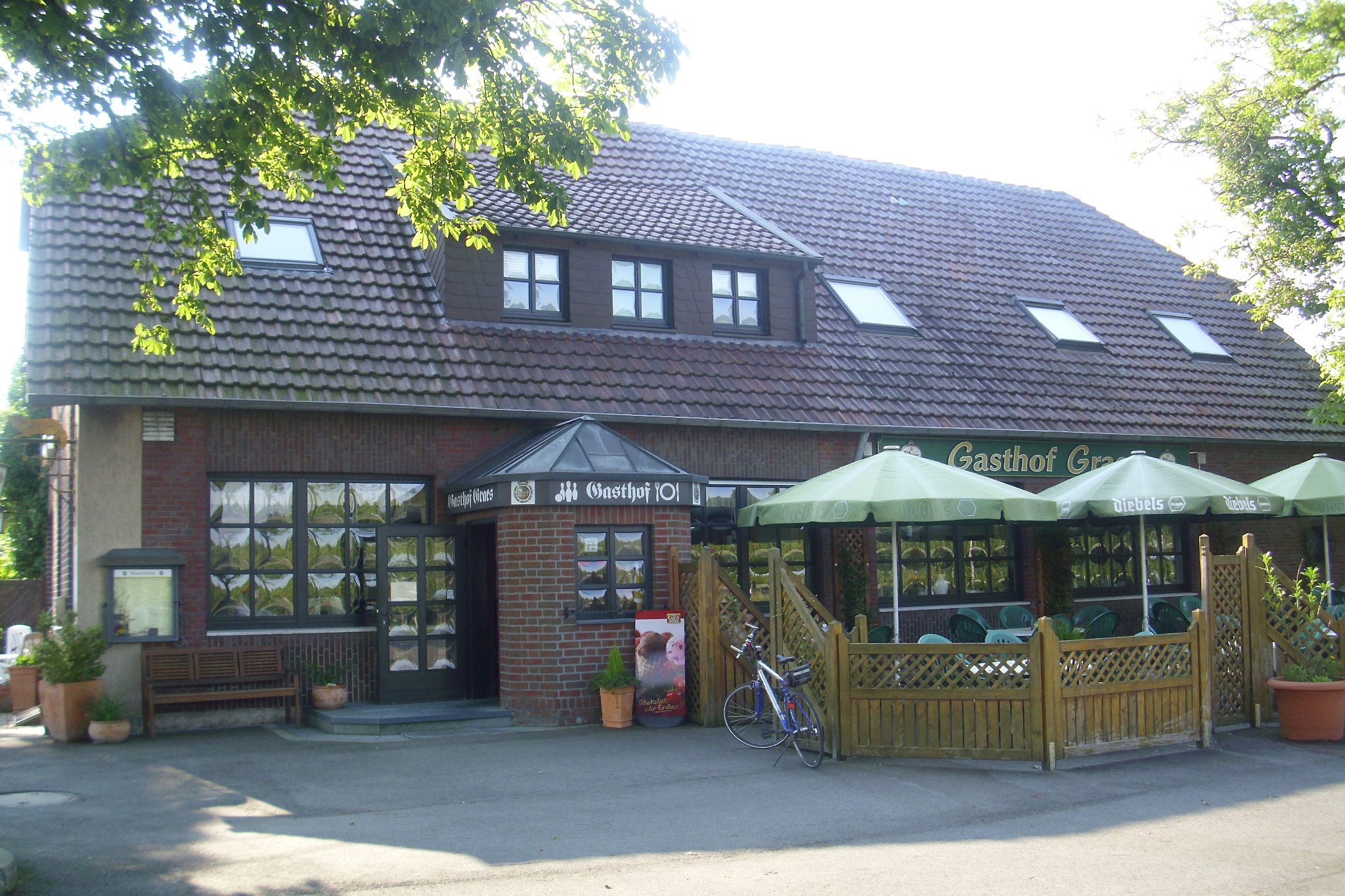 2000 Front Landgasthof Graes